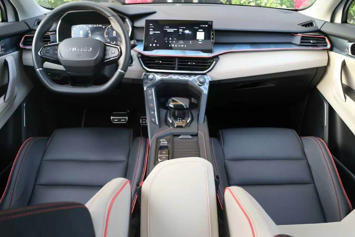 2020 LYNK&CO 06 1.5T 177HP L3 7DCT,autocango,china used car exporter,china ev exporter,chinese used car exporter,chinese used ev exporter