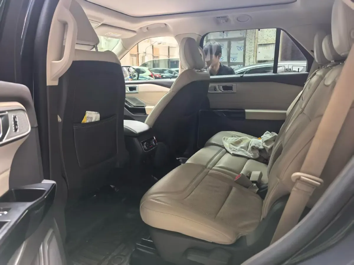 2020 Ford Explorer 2.3T 276HP L4 10AT,autocango,china used car exporter,china ev exporter,chinese used car exporter,chinese used ev exporter
