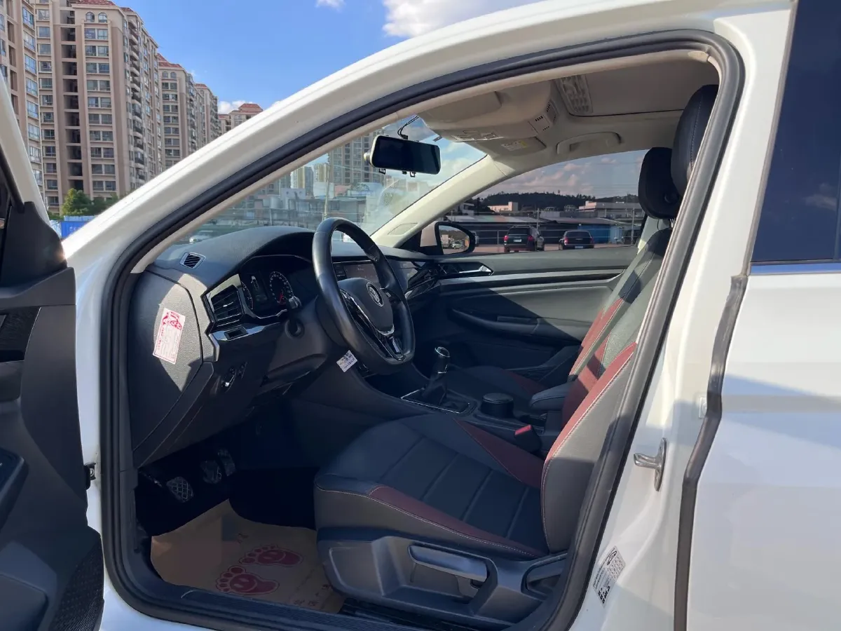 2019 Dongfeng RuiQi 6 2.4L 158HP L4 5MT,autocango,china used car exporter,china ev exporter,chinese used car exporter,chinese used ev exporter