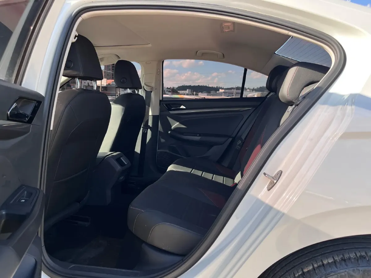2019 Dongfeng RuiQi 6 2.4L 158HP L4 5MT,autocango,china used car exporter,china ev exporter,chinese used car exporter,chinese used ev exporter