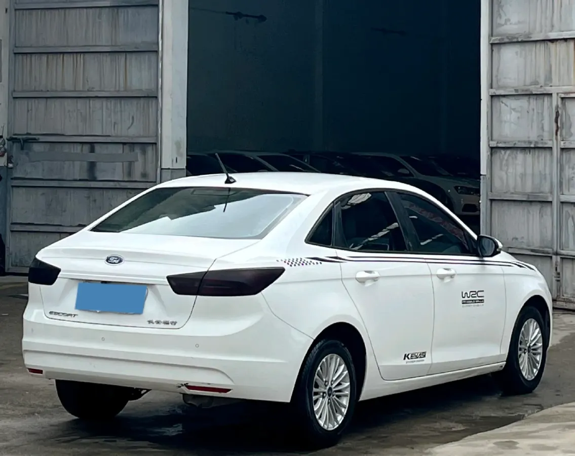 2017 Ford Escort 1.5L 113HP L4 6AT,autocango,china used car exporter,china ev exporter,chinese used car exporter,chinese used ev exporter