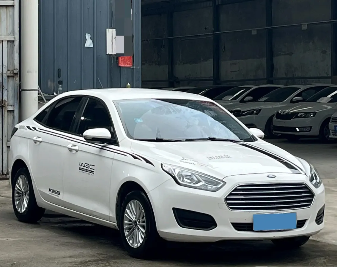 2017 Ford Escort 1.5L 113HP L4 6AT,autocango,china used car exporter,china ev exporter,chinese used car exporter,chinese used ev exporter