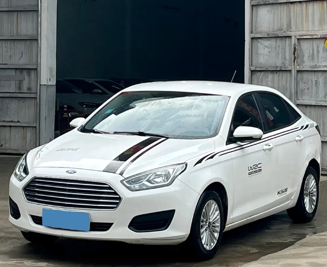 2017 Ford Escort 1.5L 113HP L4 6AT,autocango,china used car exporter,china ev exporter,chinese used car exporter,chinese used ev exporter