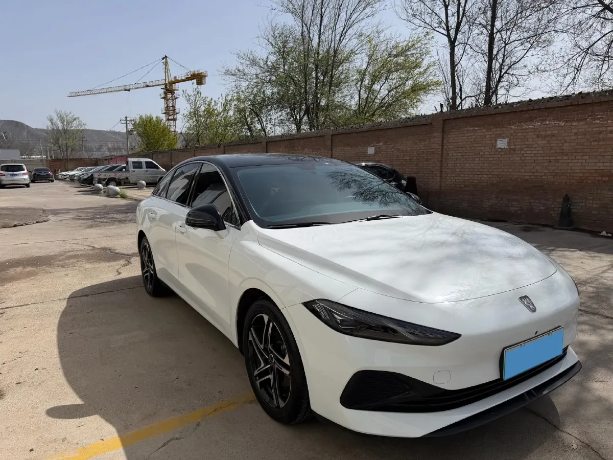 2023 Roewe D7 1.5L 112HP L4 1DHT PHEV 21.4KWH,autocango,china used car exporter,china ev exporter,chinese used car exporter,chinese used ev exporter