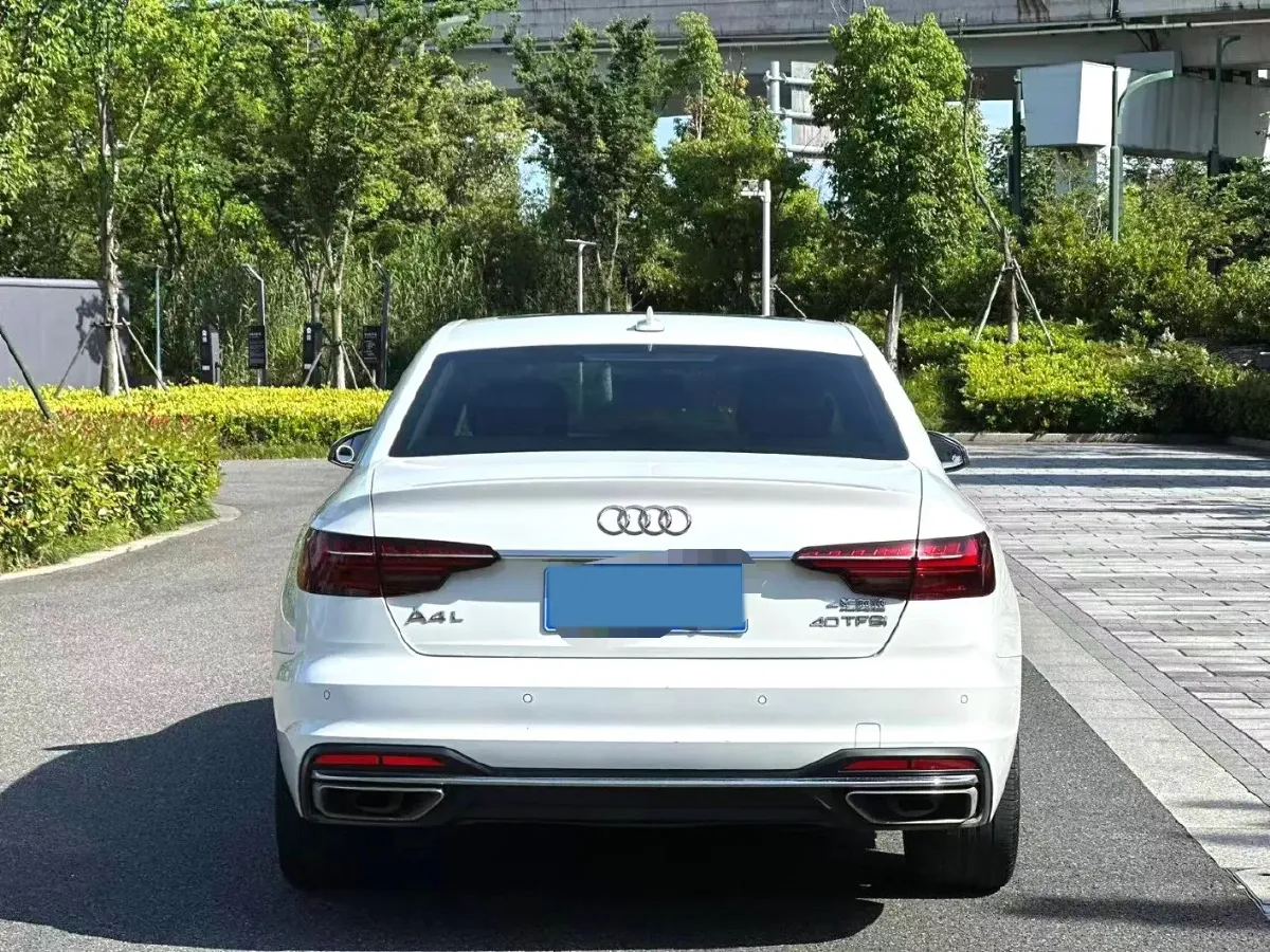 2022 Audi A4L 2.0T 190HP L4 7DCT,autocango,china used car exporter,china ev exporter,chinese used car exporter,chinese used ev exporter