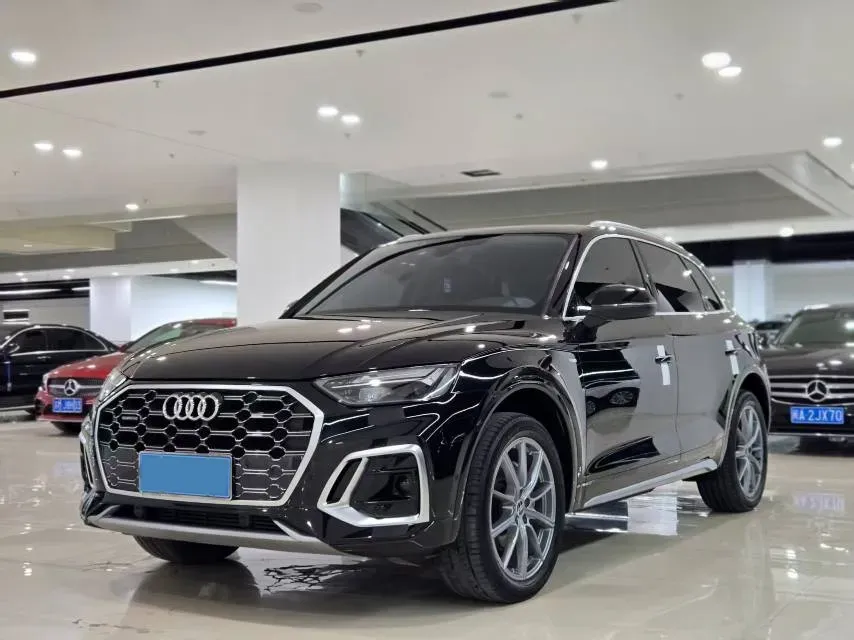 2022 Audi Q5L 2.0T 190HP L4 7DCT,autocango,china used car exporter,china ev exporter,chinese used car exporter,chinese used ev exporter