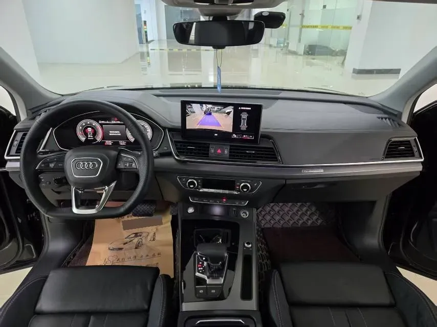 2022 Audi Q5L 2.0T 190HP L4 7DCT,autocango,china used car exporter,china ev exporter,chinese used car exporter,chinese used ev exporter