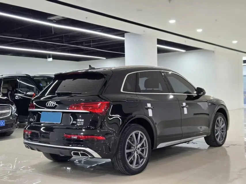 2022 Audi Q5L 2.0T 190HP L4 7DCT,autocango,china used car exporter,china ev exporter,chinese used car exporter,chinese used ev exporter