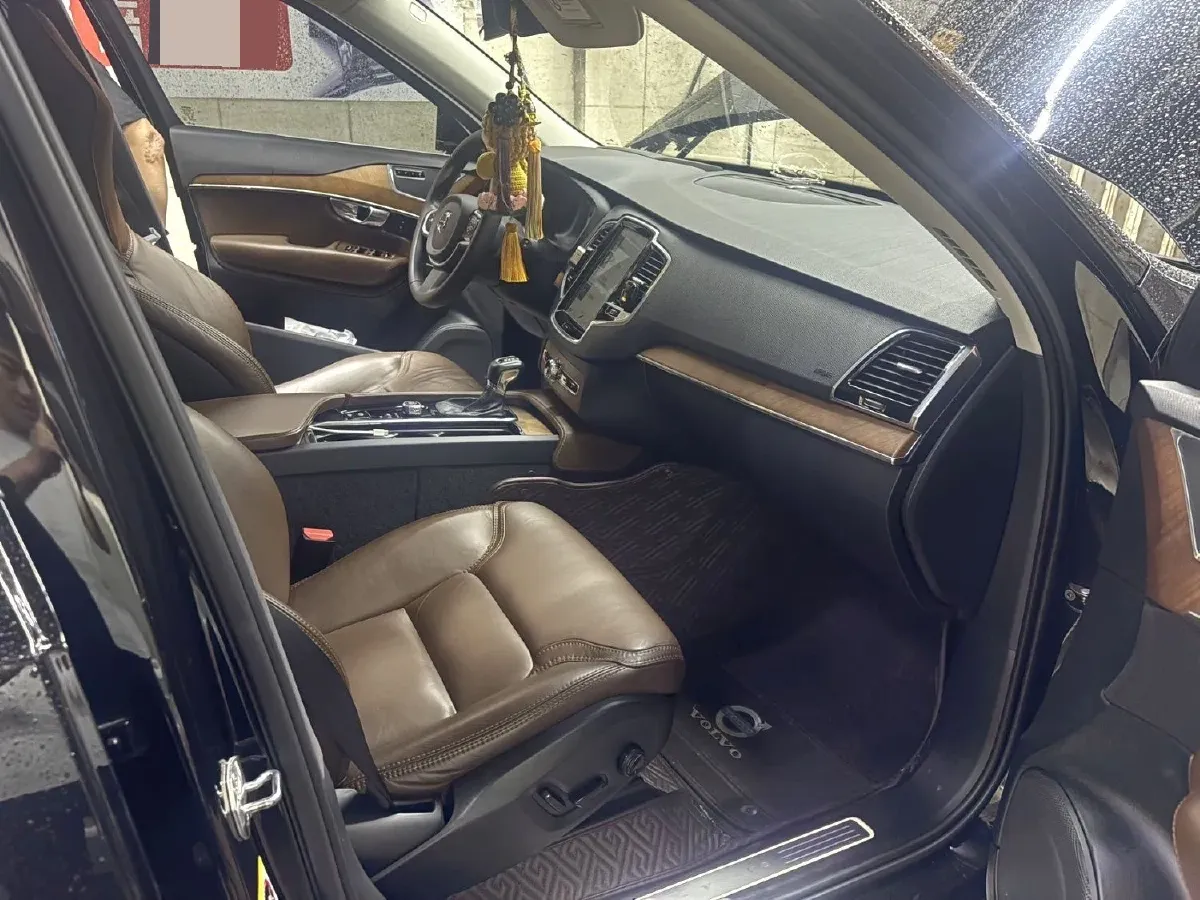 2018 Volvo XC90 2.0T 320HP L4 8AT,autocango,china used car exporter,china ev exporter,chinese used car exporter,chinese used ev exporter