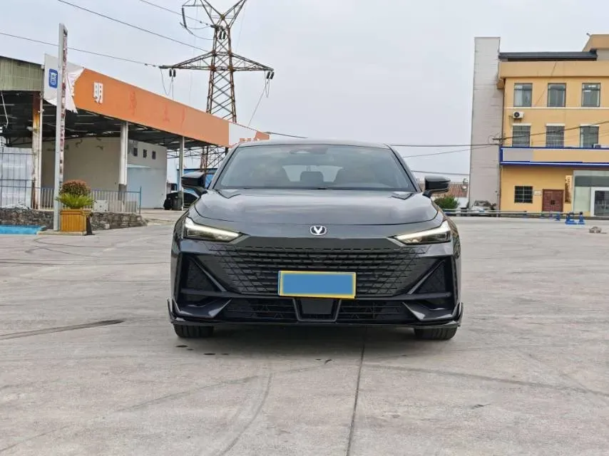2023 ChangAn UNI-V 1.5T 188HP L4 7DCT,autocango,china used car exporter,china ev exporter,chinese used car exporter,chinese used ev exporter