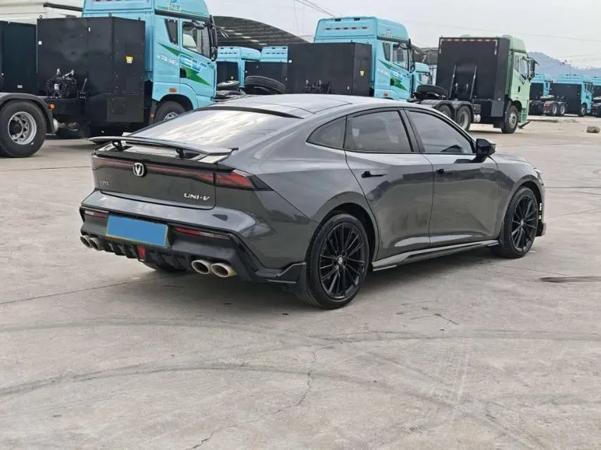 2023 ChangAn UNI-V 1.5T 188HP L4 7DCT,autocango,china used car exporter,china ev exporter,chinese used car exporter,chinese used ev exporter