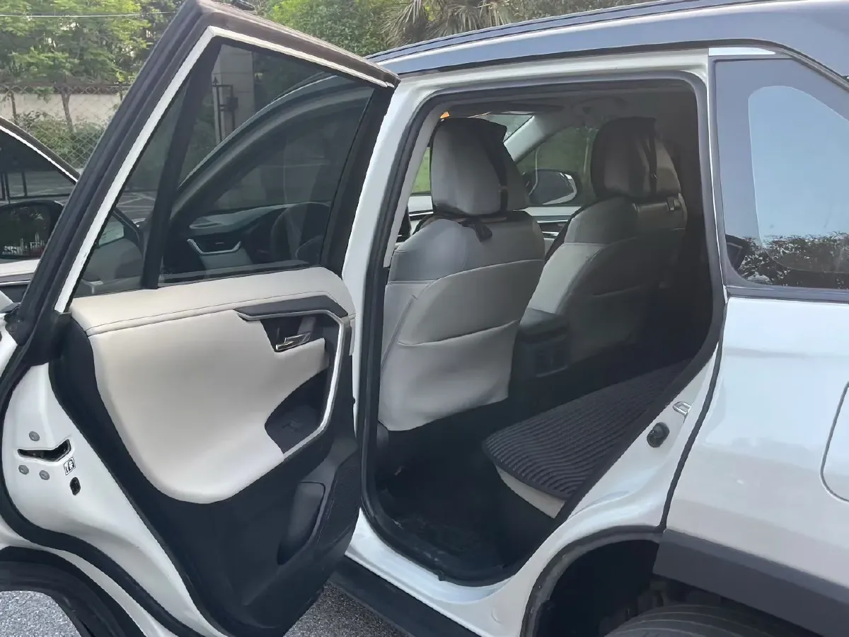 2020 Toyota RAV4 2.5L 178HP L4 E-CVT Hybrid,autocango,china used car exporter,china ev exporter,chinese used car exporter,chinese used ev exporter