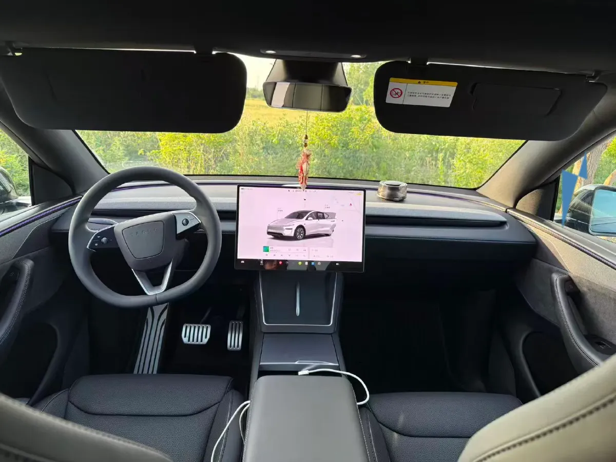 2025 Tesla Model Y L BEV,autocango,china used car exporter,china ev exporter,chinese used car exporter,chinese used ev exporter