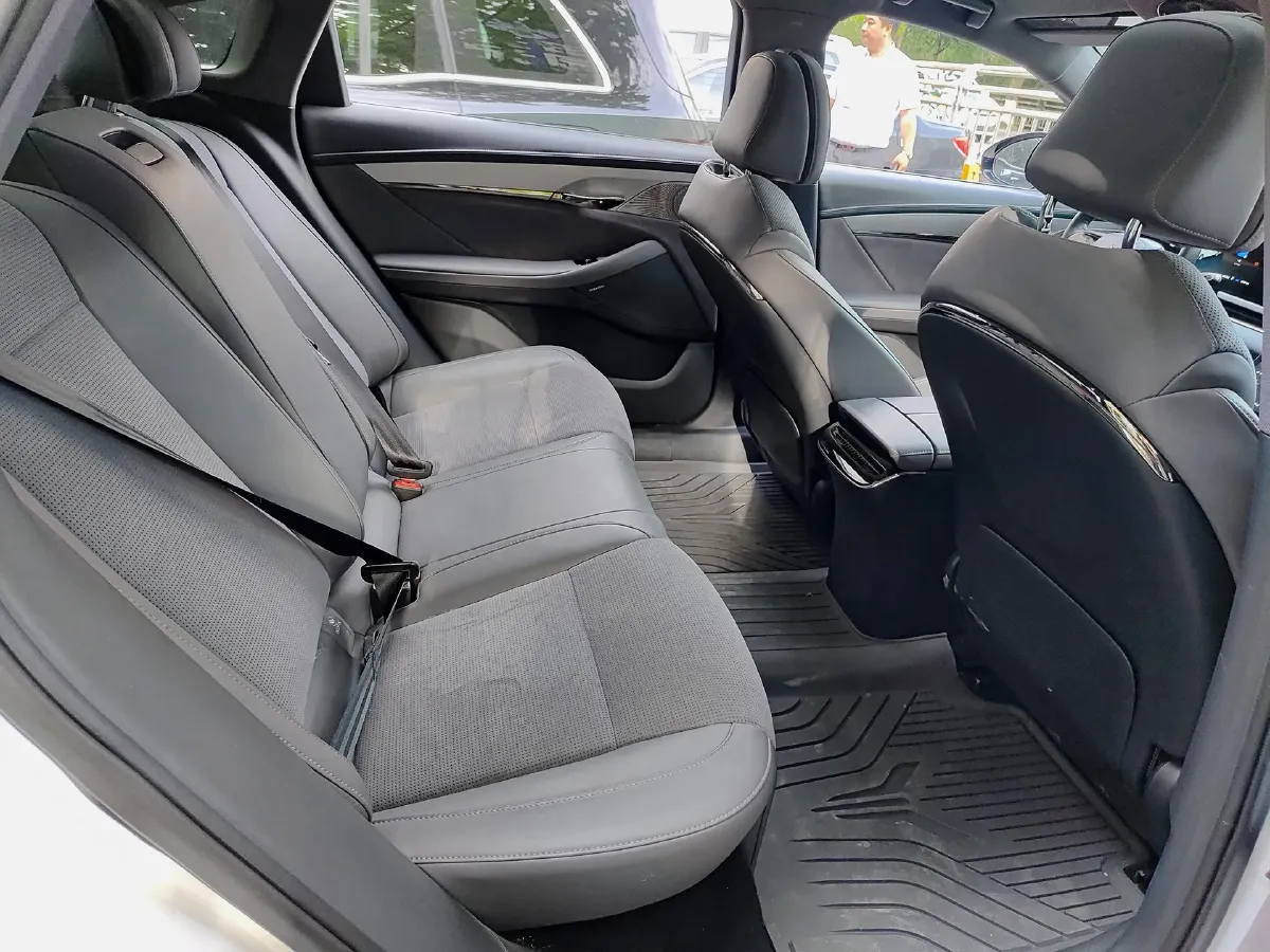 2024 Voyah ZhuiGuang 1.5T 136HP L4 PHEV 43KWH,autocango,china used car exporter,china ev exporter,chinese used car exporter,chinese used ev exporter