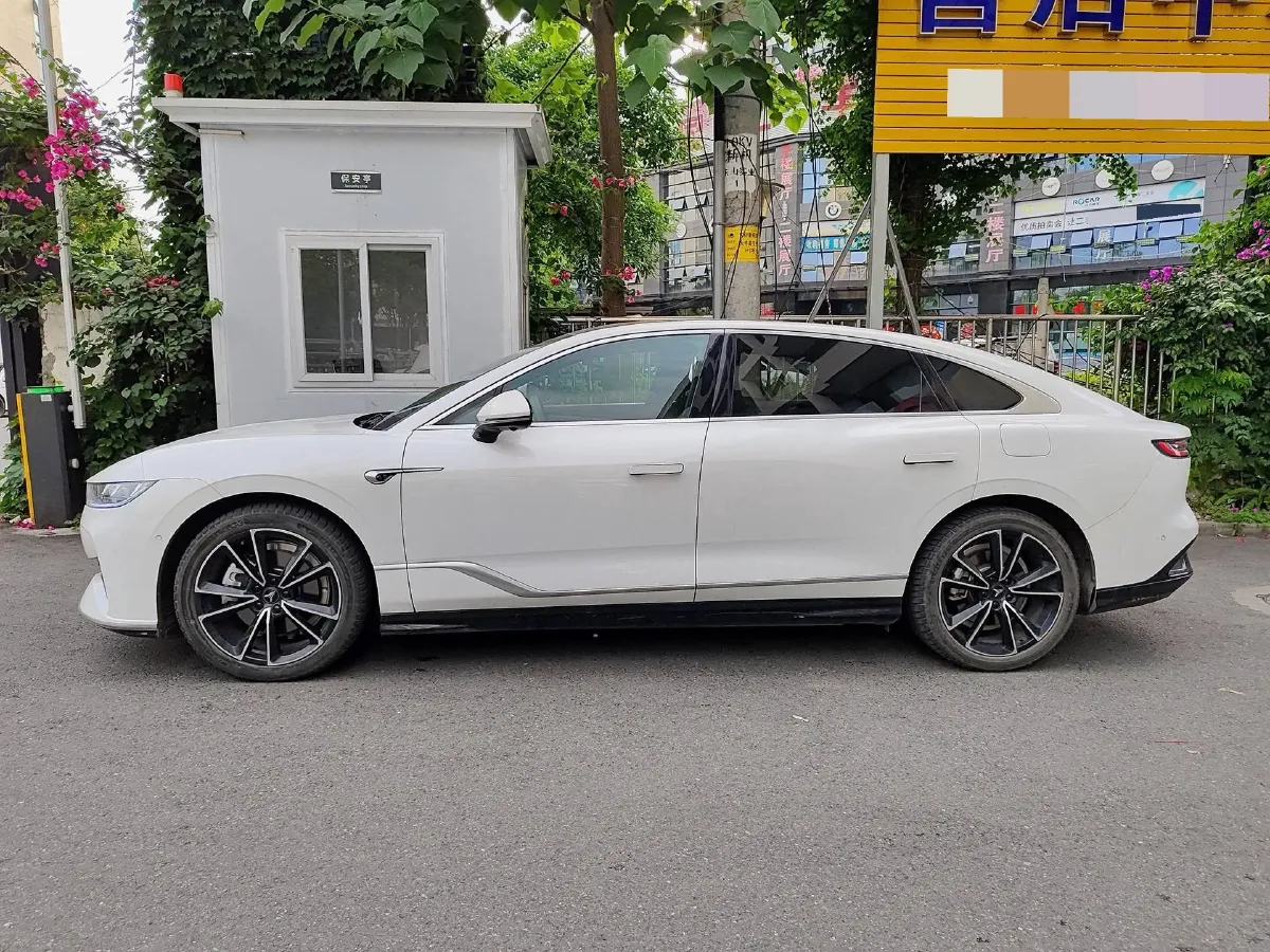 2024 Voyah ZhuiGuang 1.5T 136HP L4 PHEV 43KWH,autocango,china used car exporter,china ev exporter,chinese used car exporter,chinese used ev exporter