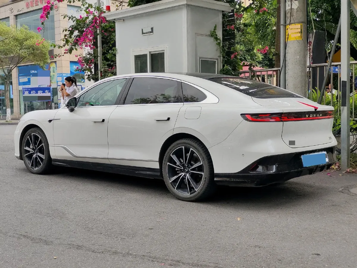 2024 Voyah ZhuiGuang 1.5T 136HP L4 PHEV 43KWH,autocango,china used car exporter,china ev exporter,chinese used car exporter,chinese used ev exporter
