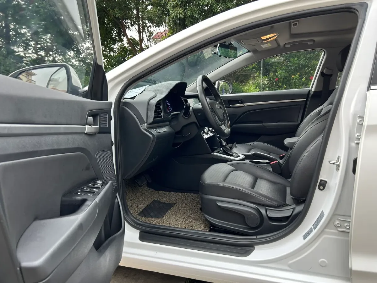 2020 Hyundai Elantra 1.5L 115HP L4 CVT,autocango,china used car exporter,china ev exporter,chinese used car exporter,chinese used ev exporter