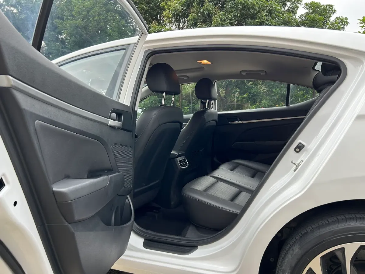 2020 Hyundai Elantra 1.5L 115HP L4 CVT,autocango,china used car exporter,china ev exporter,chinese used car exporter,chinese used ev exporter