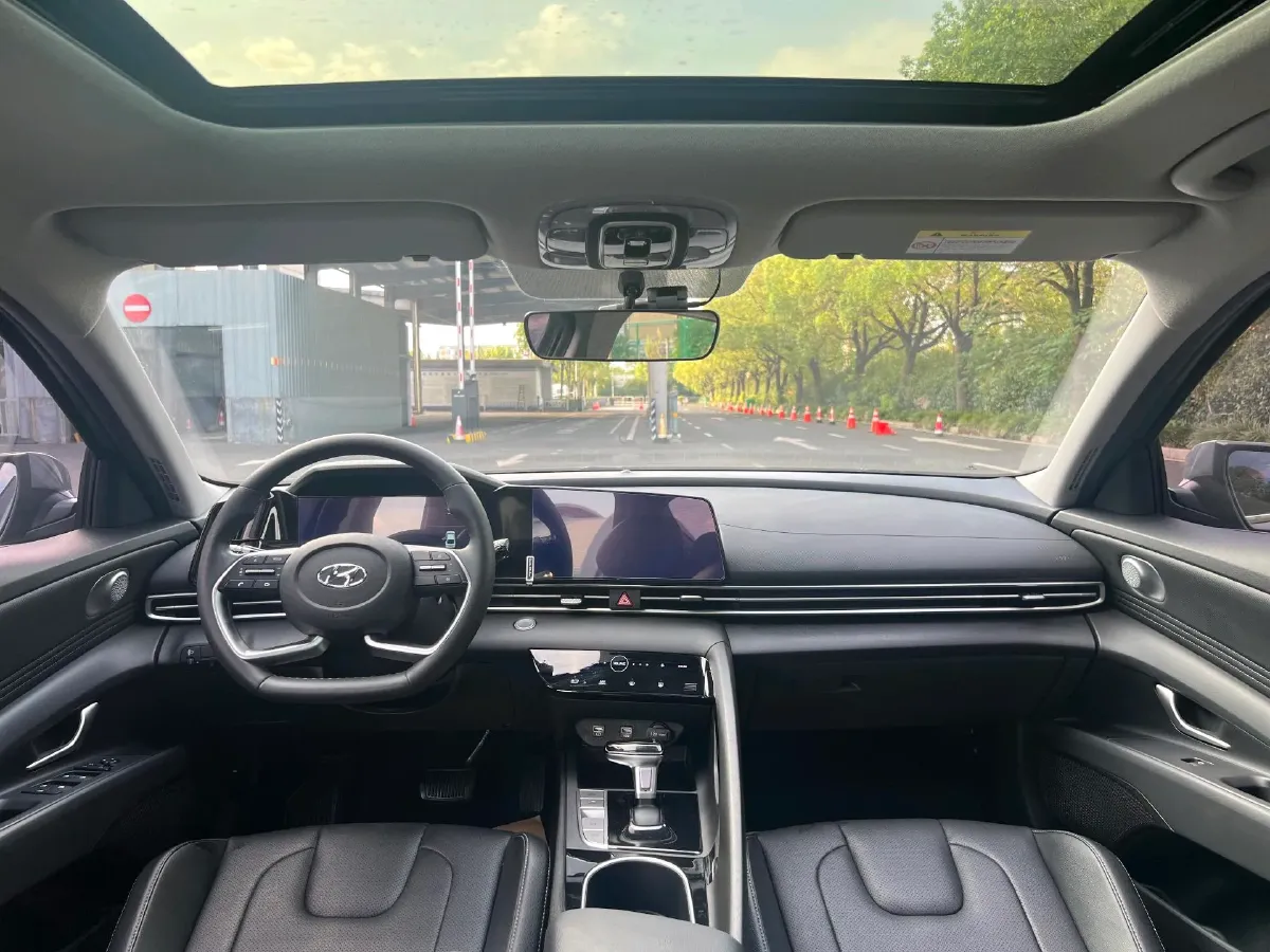 2021 Hyundai Elantra 1.5L 115HP L4 CVT,autocango,china used car exporter,china ev exporter,chinese used car exporter,chinese used ev exporter