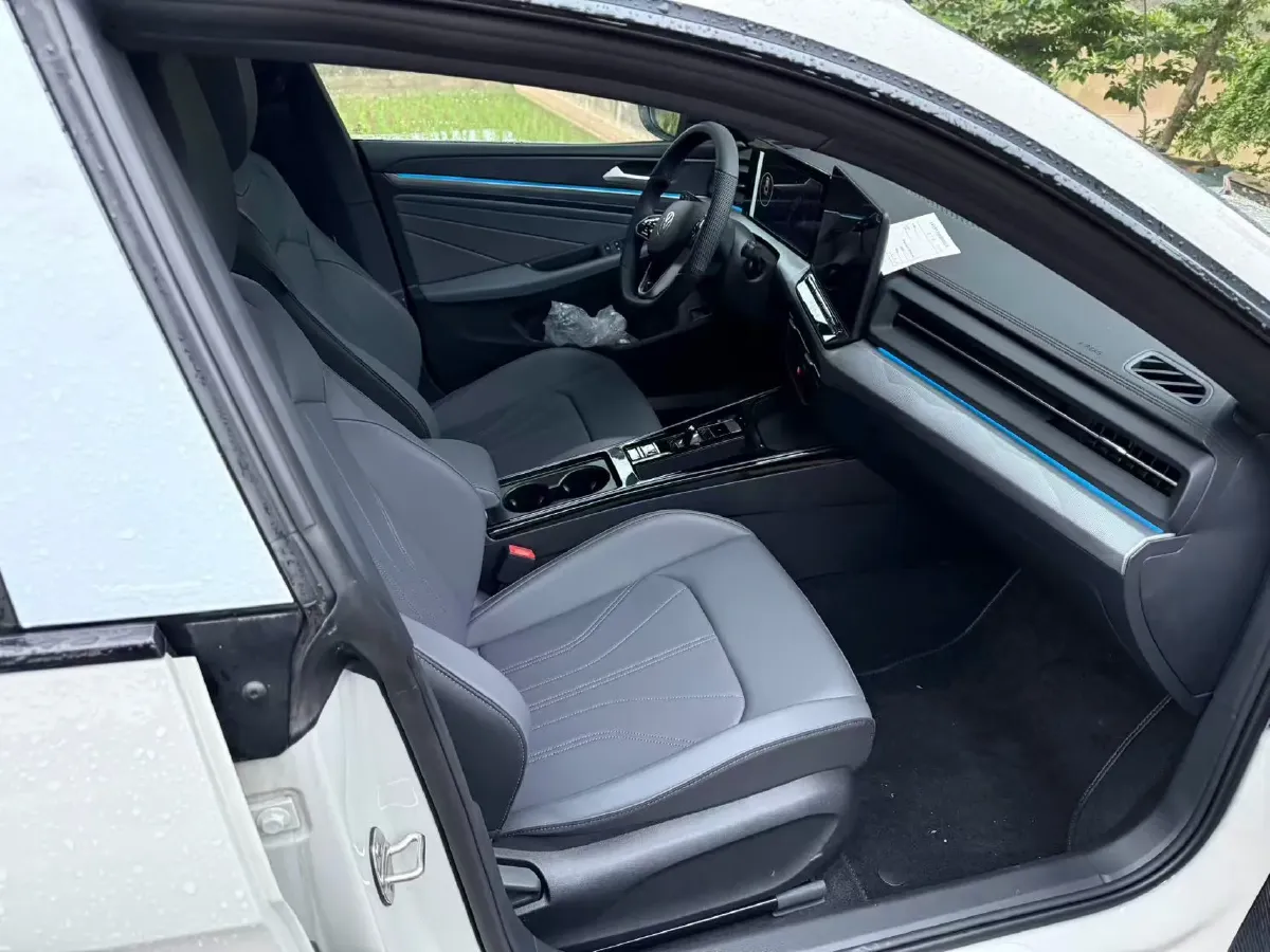 2026 Volkswagen Lamando 2.0T 220HP L4 7DCT,autocango,china used car exporter,china ev exporter,chinese used car exporter,chinese used ev exporter