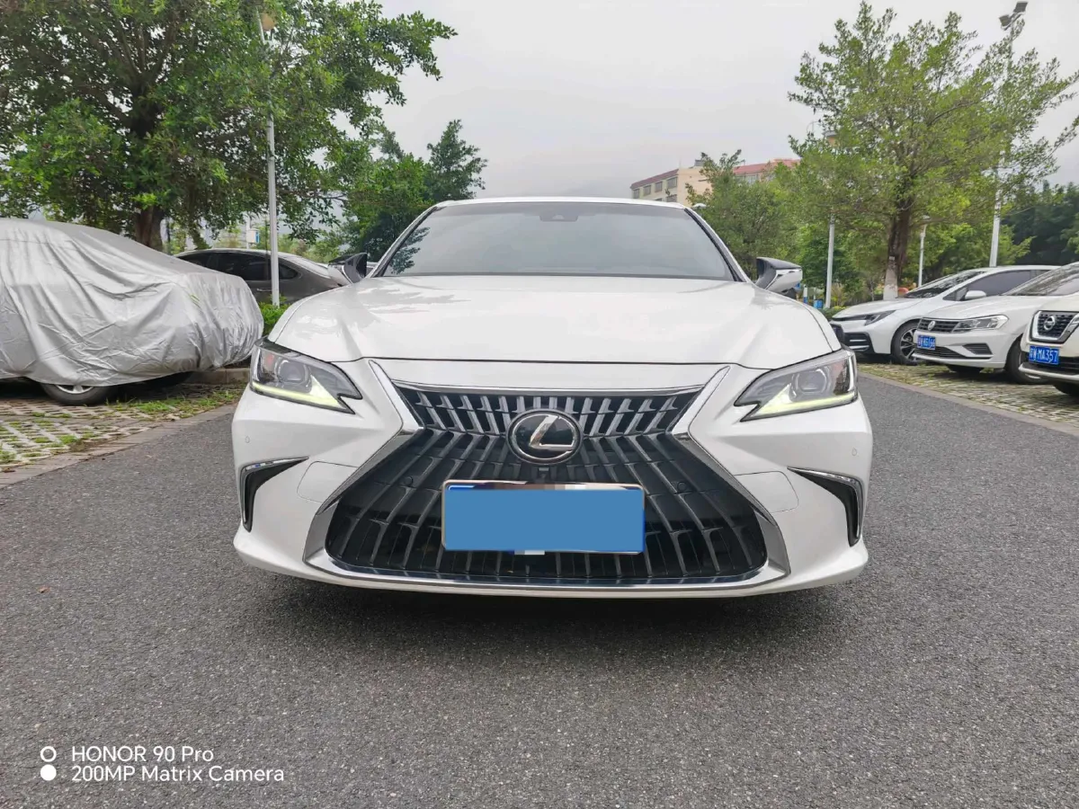 2022 Lexus ES 2.0L 173HP L4 CVT,autocango,china used car exporter,china ev exporter,chinese used car exporter,chinese used ev exporter