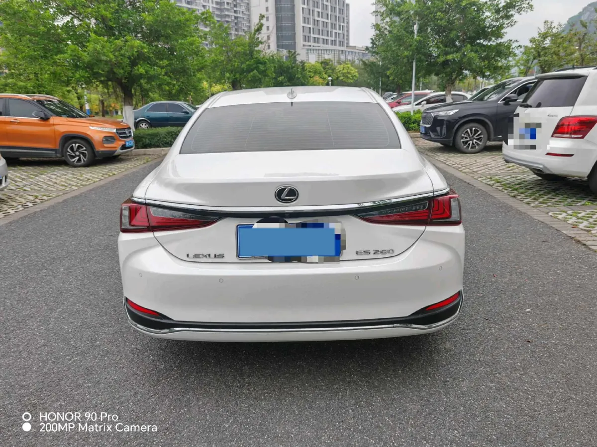 2022 Lexus ES 2.0L 173HP L4 CVT,autocango,china used car exporter,china ev exporter,chinese used car exporter,chinese used ev exporter