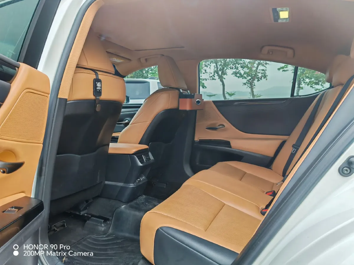2022 Lexus ES 2.0L 173HP L4 CVT,autocango,china used car exporter,china ev exporter,chinese used car exporter,chinese used ev exporter