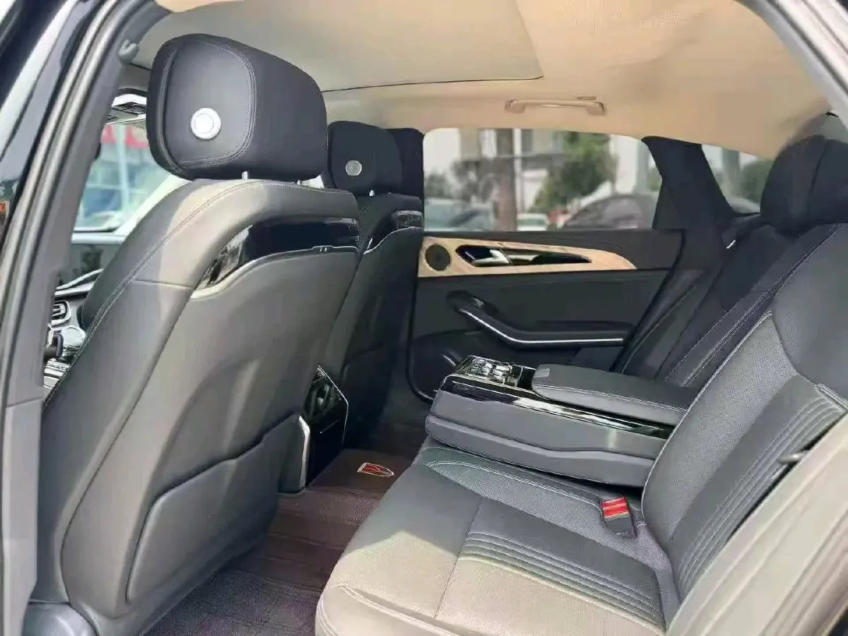 2020 HongQi H9 2.0T 252HP L4 7DCT,autocango,china used car exporter,china ev exporter,chinese used car exporter,chinese used ev exporter