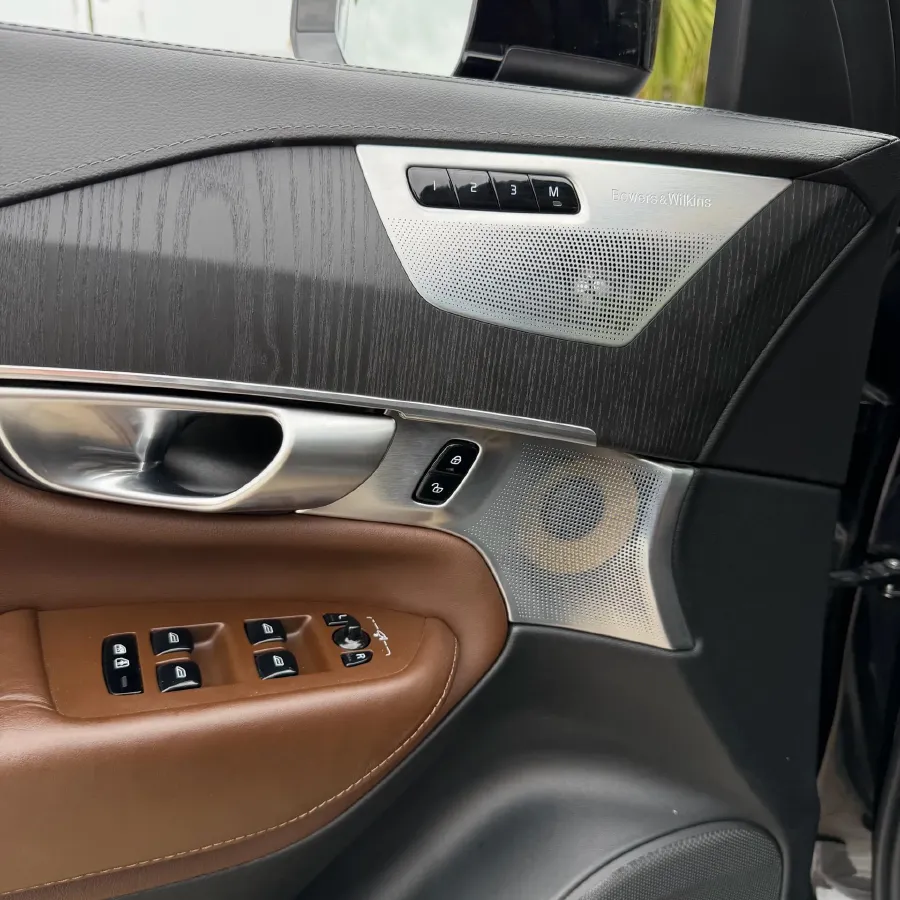 2020 Volvo XC90 2.0T 320HP L4 8AT,autocango,china used car exporter,china ev exporter,chinese used car exporter,chinese used ev exporter