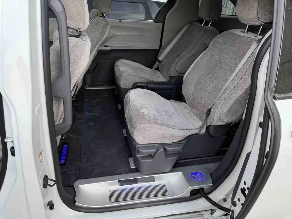 2024 Toyota Sienna 2.5L 189HP L4 E-CVT Hybrid,autocango,china used car exporter,china ev exporter,chinese used car exporter,chinese used ev exporter