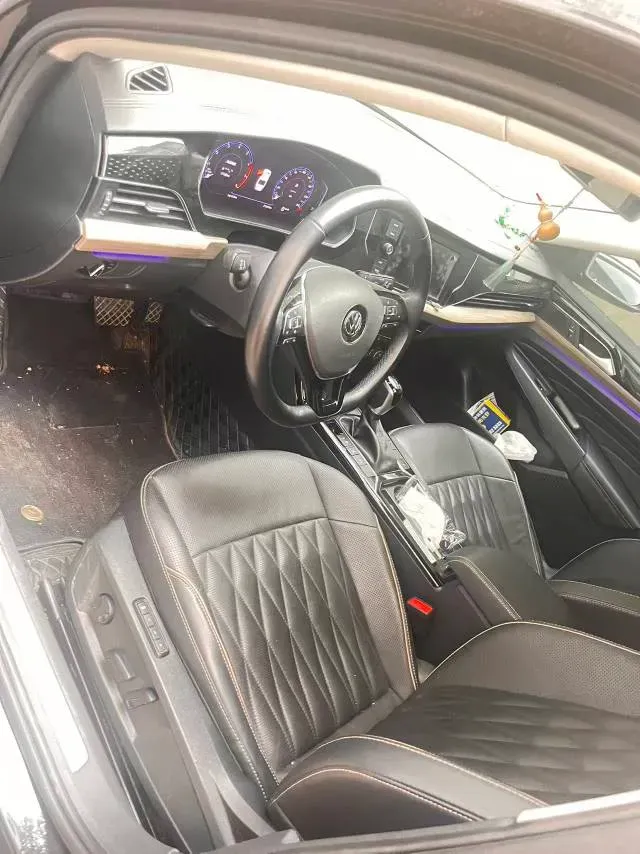 2019 Volvo V40 1.5T 152HP L4 6AT,autocango,china used car exporter,china ev exporter,chinese used car exporter,chinese used ev exporter