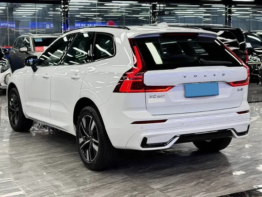 2026 Volvo XC60 2.0T 250HP L4 8AT,autocango,china used car exporter,china ev exporter,chinese used car exporter,chinese used ev exporter