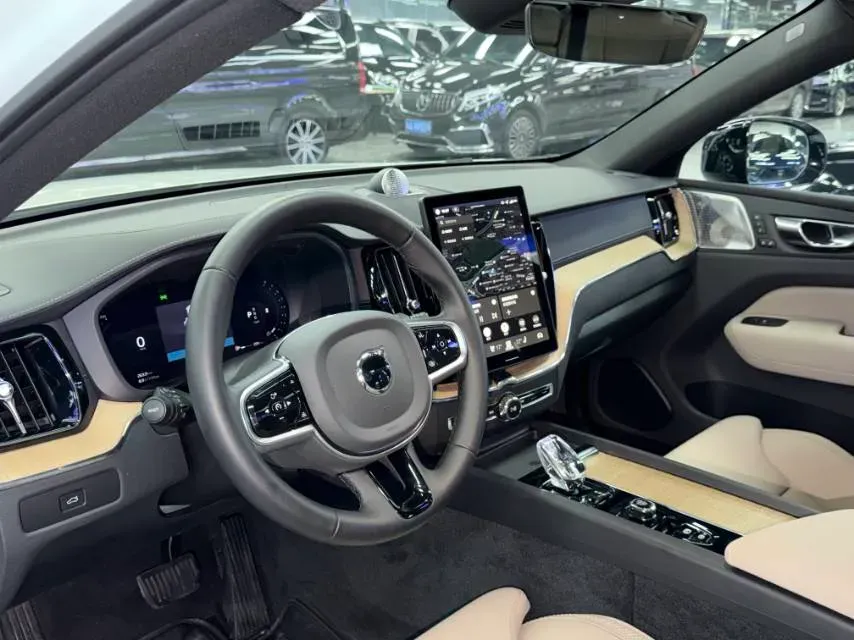 2026 Volvo XC60 2.0T 250HP L4 8AT,autocango,china used car exporter,china ev exporter,chinese used car exporter,chinese used ev exporter