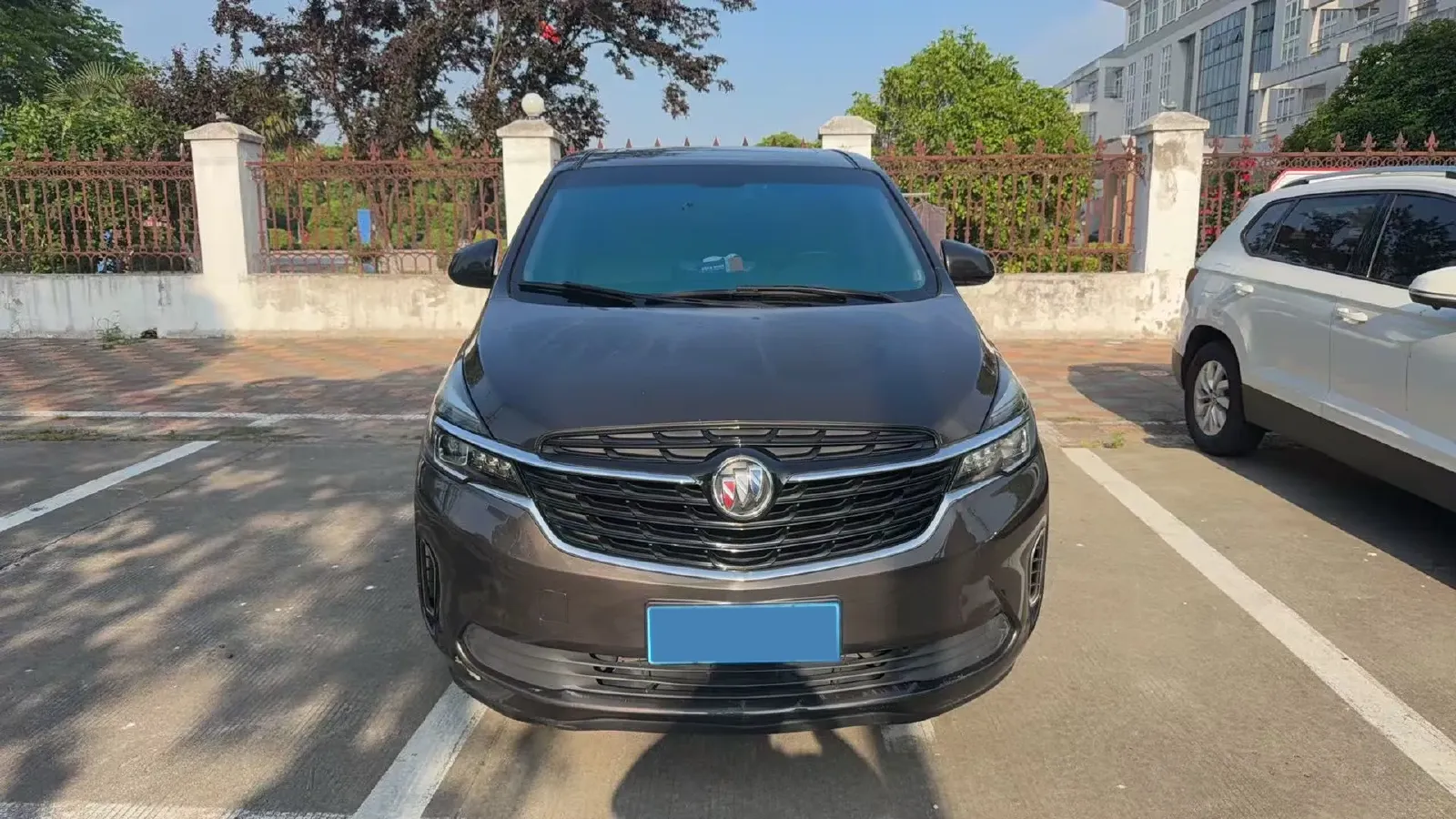 2021 Buick GL8 2.0T 237HP L4 9AT,autocango,china used car exporter,china ev exporter,chinese used car exporter,chinese used ev exporter