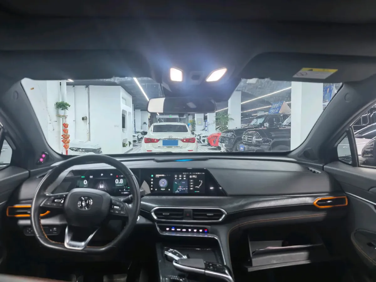 2022 ChangAn UNI-T 1.5T 188HP L4 7DCT,autocango,china used car exporter,china ev exporter,chinese used car exporter,chinese used ev exporter