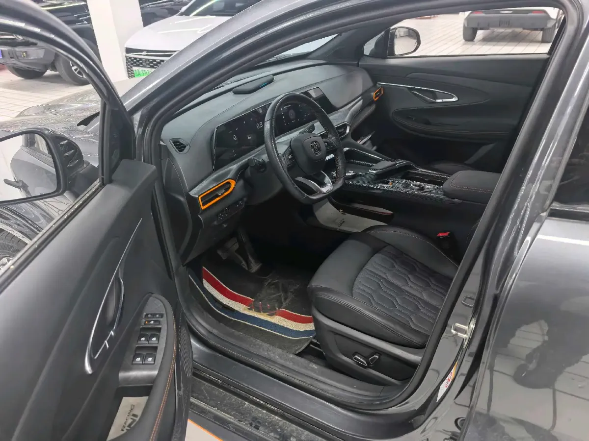 2022 ChangAn UNI-T 1.5T 188HP L4 7DCT,autocango,china used car exporter,china ev exporter,chinese used car exporter,chinese used ev exporter