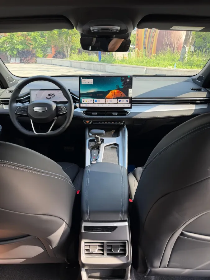 2025 Geely Preface 1.5T 181HP L4 7DCT,autocango,china used car exporter,china ev exporter,chinese used car exporter,chinese used ev exporter