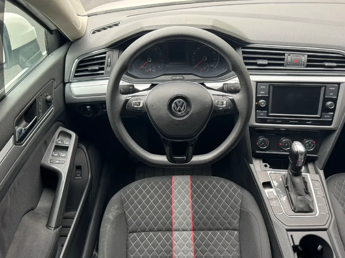 2019 Volkswagen T-Cross 1.4T 150HP L4 7DCT,autocango,china used car exporter,china ev exporter,chinese used car exporter,chinese used ev exporter