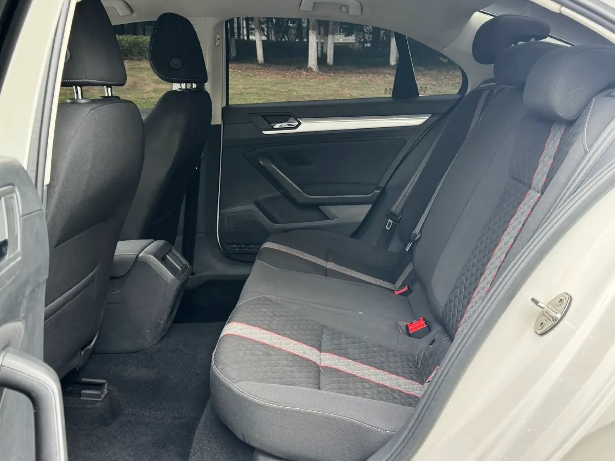 2019 Volkswagen T-Cross 1.4T 150HP L4 7DCT,autocango,china used car exporter,china ev exporter,chinese used car exporter,chinese used ev exporter