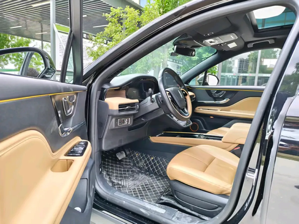 2021 Lincoln Corsair 2.0T 245HP L4 8AT,autocango,china used car exporter,china ev exporter,chinese used car exporter,chinese used ev exporter