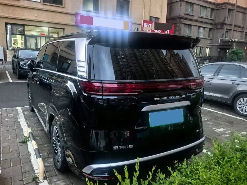 2024 Denza D9 1.5T 139HP L4 E-CVT PHEV 40KWH,autocango,china used car exporter,china ev exporter,chinese used car exporter,chinese used ev exporter