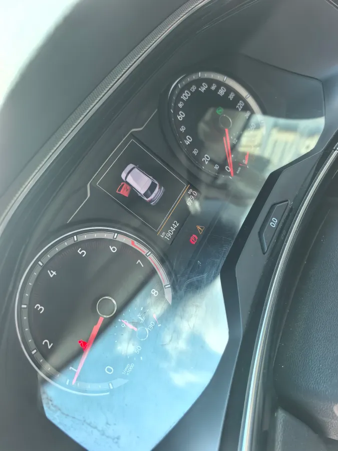2019 Jeep Cherokee 2.0T 234HP L4 9AT,autocango,china used car exporter,china ev exporter,chinese used car exporter,chinese used ev exporter