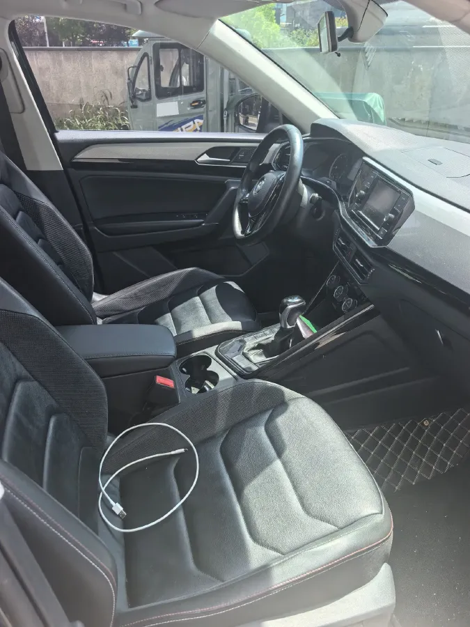 2019 Jeep Cherokee 2.0T 234HP L4 9AT,autocango,china used car exporter,china ev exporter,chinese used car exporter,chinese used ev exporter