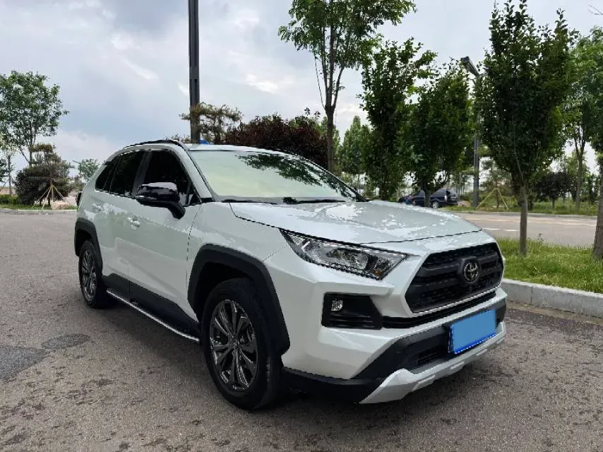 2023 Toyota RAV4 2.0L 171HP L4 CVT,autocango,china used car exporter,china ev exporter,chinese used car exporter,chinese used ev exporter