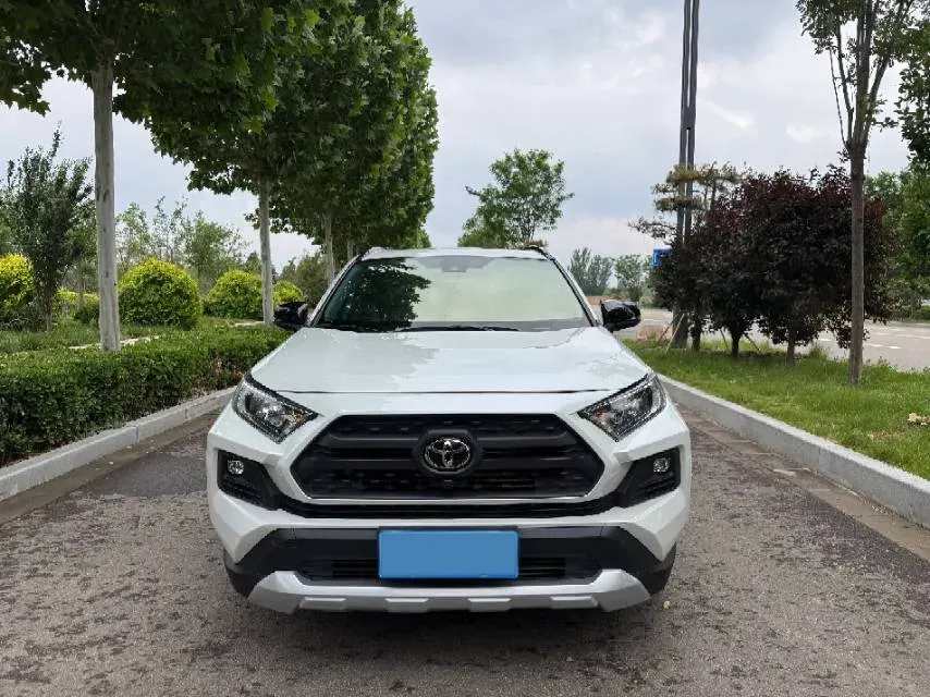2023 Toyota RAV4 2.0L 171HP L4 CVT,autocango,china used car exporter,china ev exporter,chinese used car exporter,chinese used ev exporter