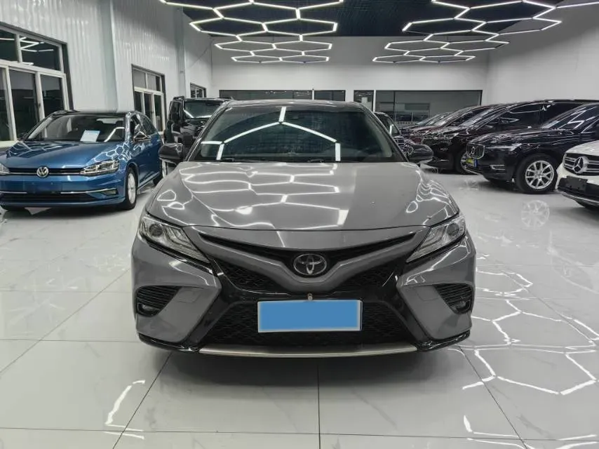 2019 Toyota Camry 2.5L 209HP L4 8AT,autocango,china used car exporter,china ev exporter,chinese used car exporter,chinese used ev exporter