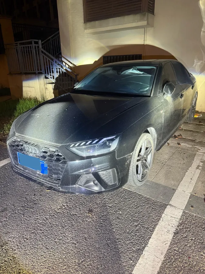 2022 Audi A4L 2.0T 190HP L4 7DCT,autocango,china used car exporter,china ev exporter,chinese used car exporter,chinese used ev exporter