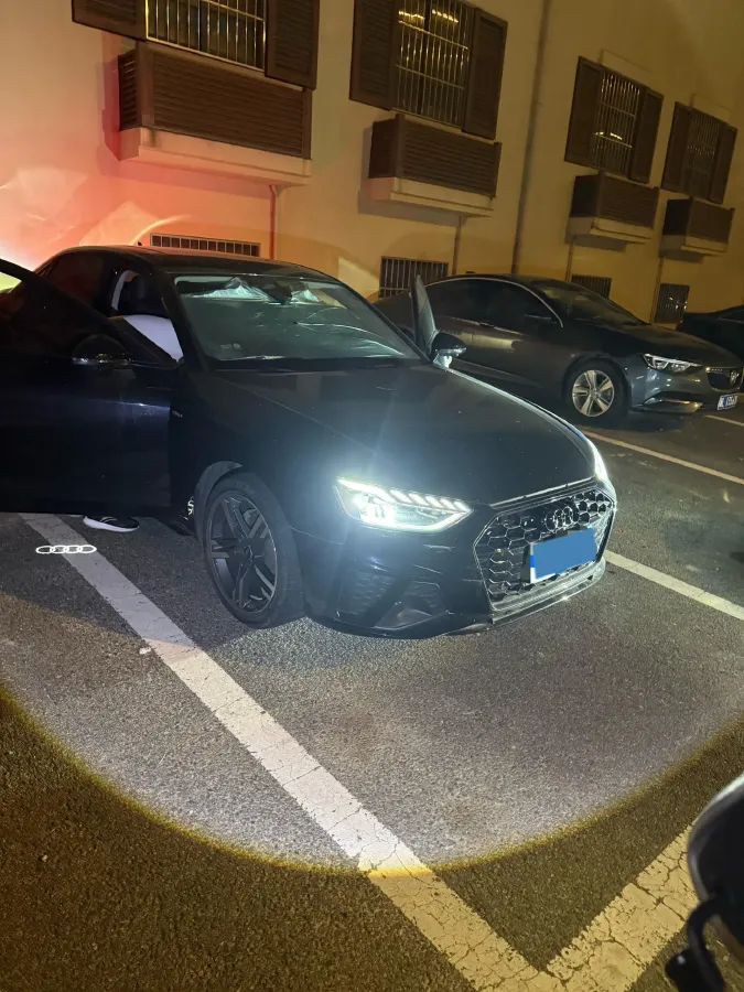 2022 Audi A4L 2.0T 190HP L4 7DCT,autocango,china used car exporter,china ev exporter,chinese used car exporter,chinese used ev exporter