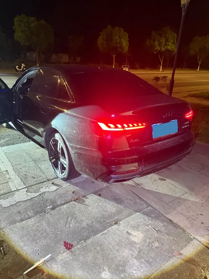 2022 Audi A4L 2.0T 190HP L4 7DCT,autocango,china used car exporter,china ev exporter,chinese used car exporter,chinese used ev exporter