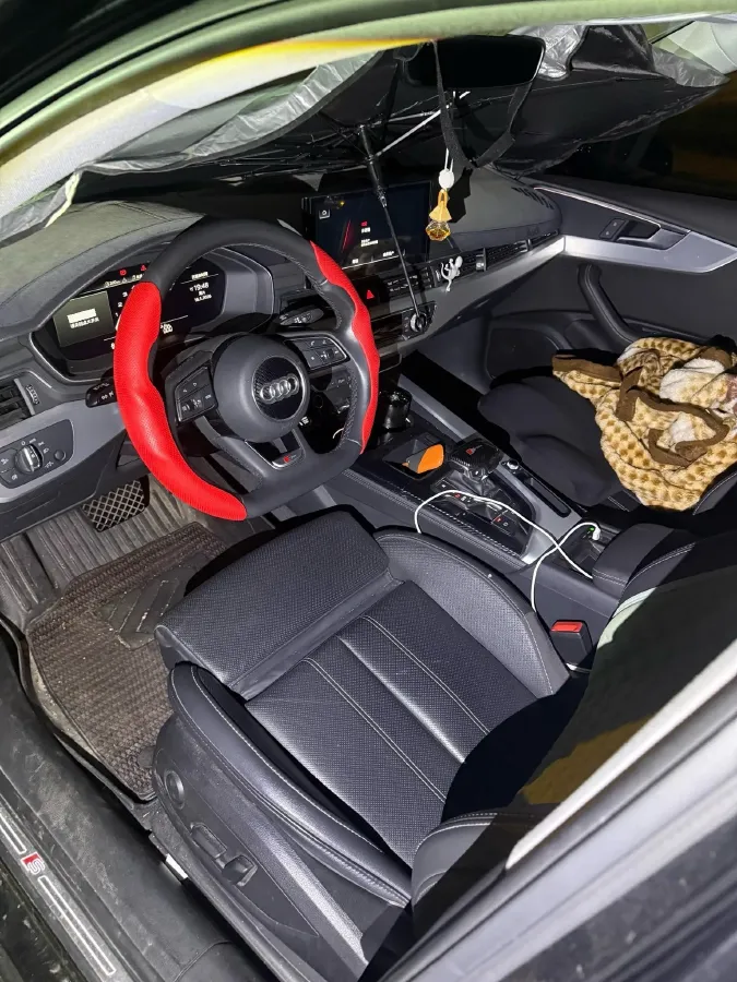 2022 Audi A4L 2.0T 190HP L4 7DCT,autocango,china used car exporter,china ev exporter,chinese used car exporter,chinese used ev exporter